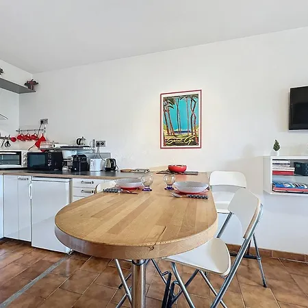 Type 2 A Saint-cyr-sur-mer Avec Terrasse Et Parking, Ideal Pour 4 Personnes - Fr-1-770-63 Lägenhet Les Lecques