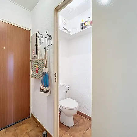 Type 2 A Saint-cyr-sur-mer Avec Terrasse Et Parking, Ideal Pour 4 Personnes - Fr-1-770-63 Lägenhet