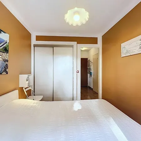 Type 2 A Saint-cyr-sur-mer Avec Terrasse Et Parking, Ideal Pour 4 Personnes - Fr-1-770-63 Lägenhet