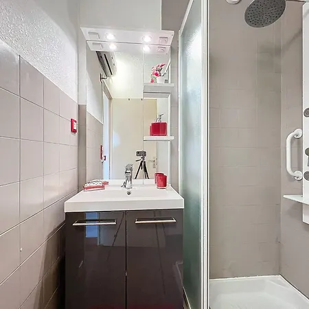Type 2 à Saint-cyr-sur-mer Avec Terrasse Et Parking, Idéal Pour 4 Personnes - Fr-1-770-63