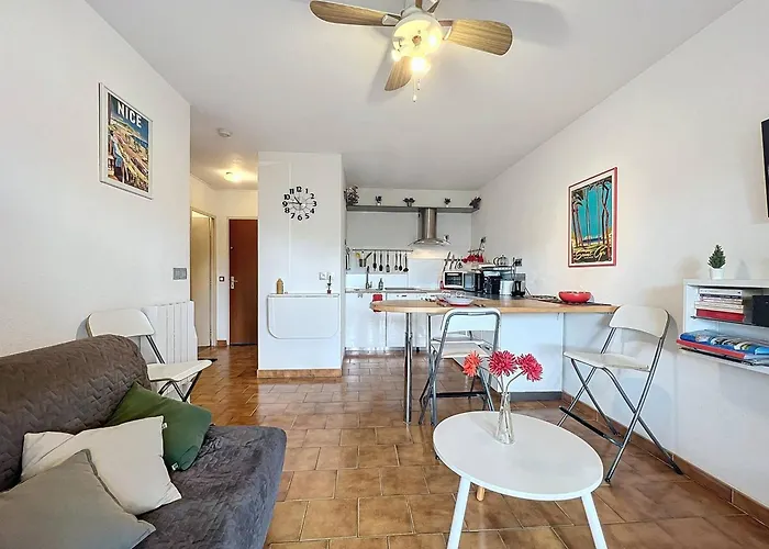 Type 2 A Saint-cyr-sur-mer Avec Terrasse Et Parking, Ideal Pour 4 Personnes - Fr-1-770-63
